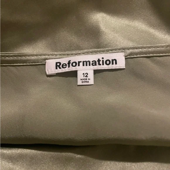 Reformation Annika Silk Top - Picture 6 of 7